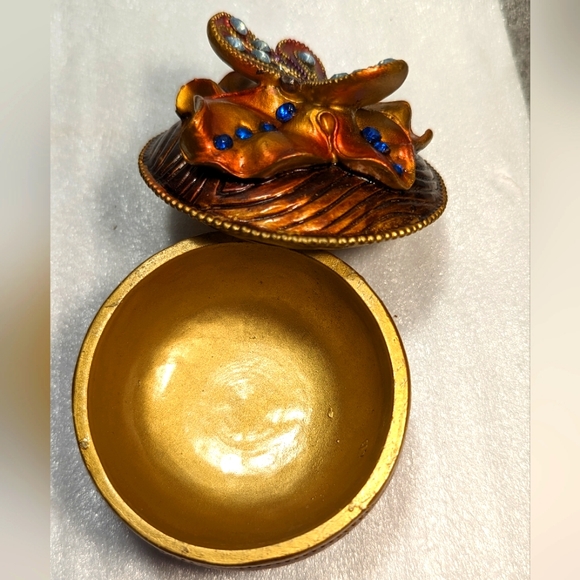 Butterfly on flower Trinket Box - Picture 3 of 4